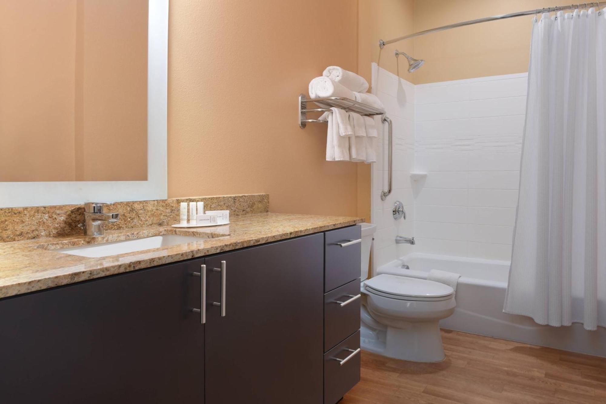 Towneplace Suites By Marriott Lake Jackson Clute Buitenkant foto