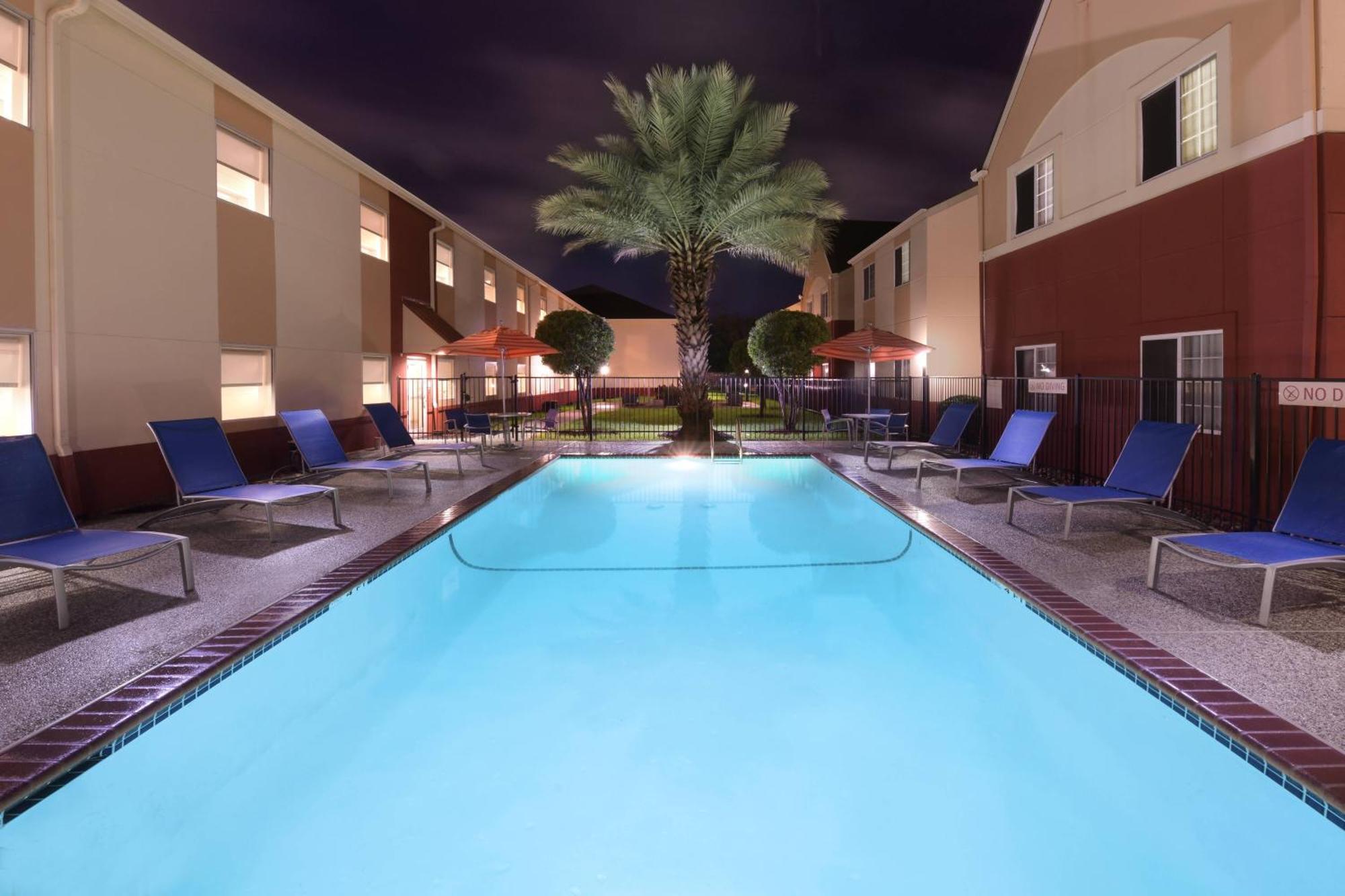 Towneplace Suites By Marriott Lake Jackson Clute Buitenkant foto