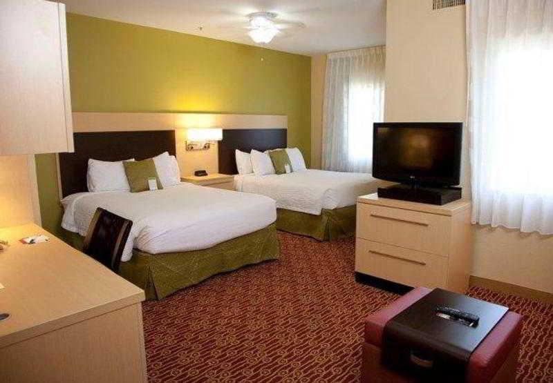 Towneplace Suites By Marriott Lake Jackson Clute Buitenkant foto