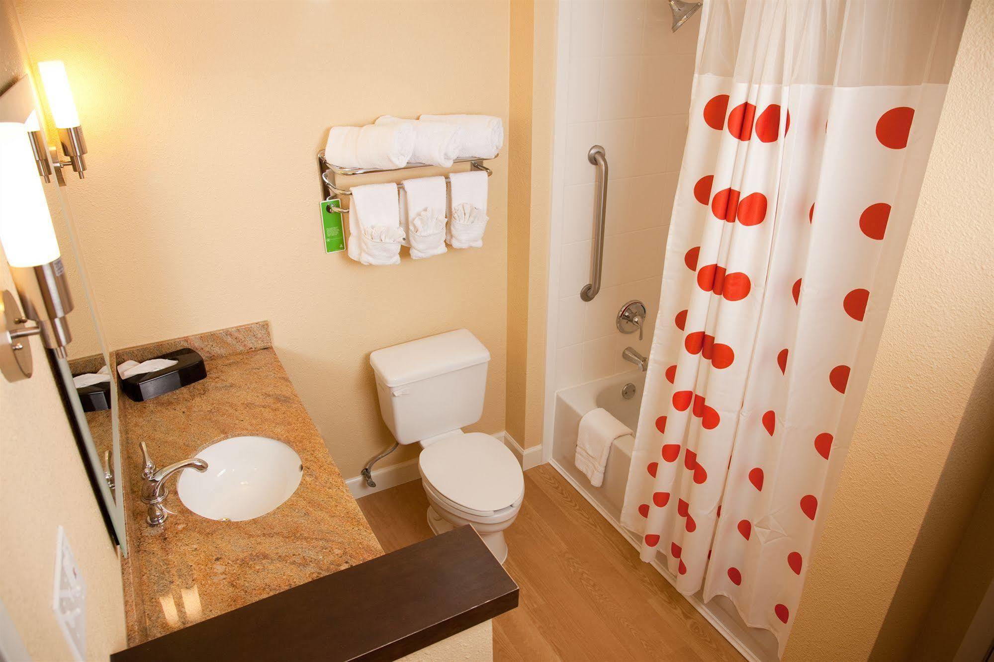 Towneplace Suites By Marriott Lake Jackson Clute Buitenkant foto